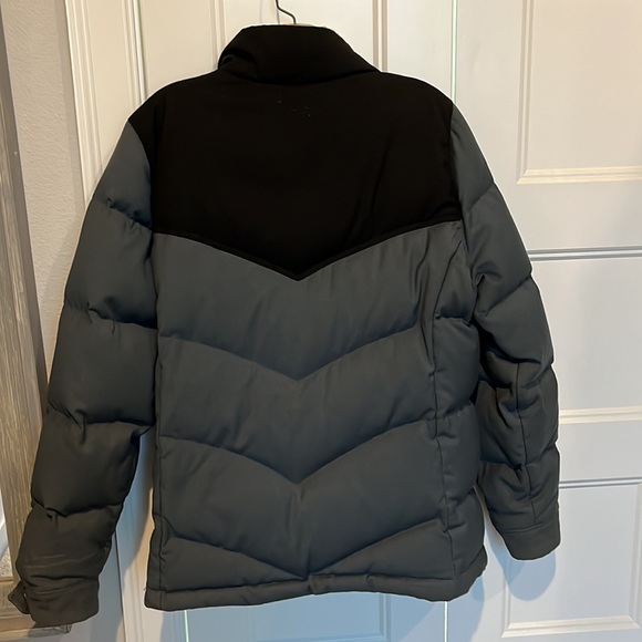 L.L. Bean winter jacket, size Medium, very warm! - Picture 4 of 4